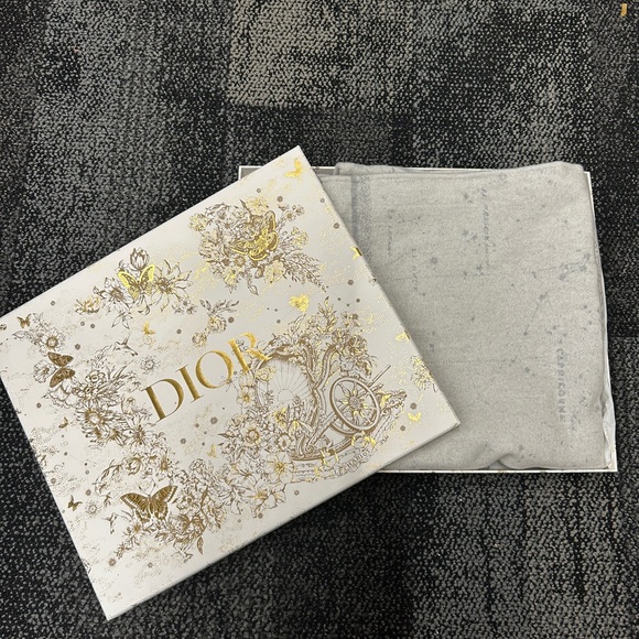 Christian Dior Zodiac Shawl - Picture 11 of 12